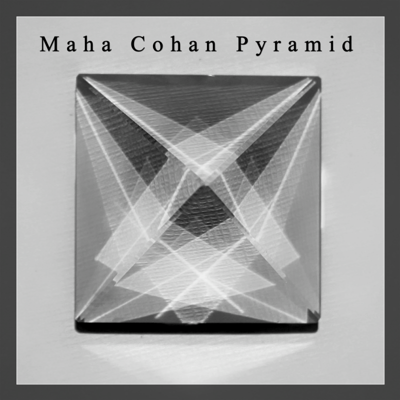 Maha Cohan Pyramide