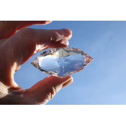 Merlyn & Myriel 144 Facetten Phi-Kristall mit blauen Rutilen (Engelsfeder)